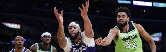 第三节累计净负多达86分，浓眉怒斥全队打得太烂