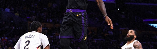 开云在线-领先就敢出手关键球？东契奇27+10+7又创纪录 斯玛特心脏明显更大|湖人|三分球|马库斯-斯玛特|新奥尔良鹈鹕队|奥斯汀·里夫斯_新浪体育_新浪新闻