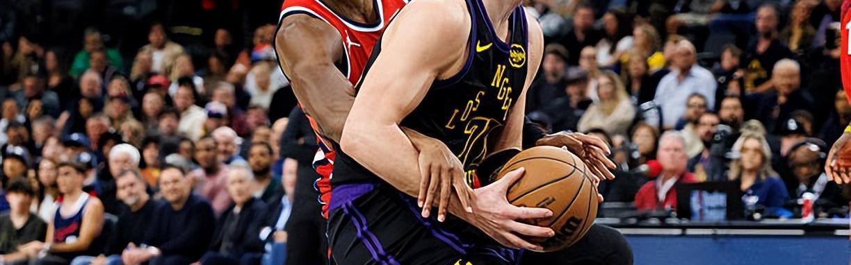 开云娱乐-数据上无可挑剔，但湖人后场核心在场上的实际作用其实非常有限？