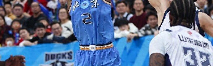 开云娱乐-高昂买断费+大合同！北京首钢签约新外援内幕，许利民挑了一个月