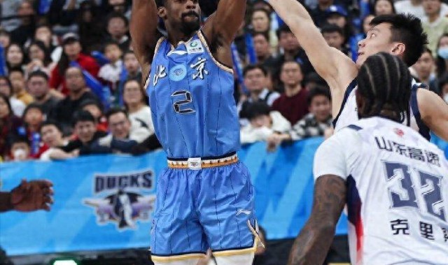 开云娱乐-高昂买断费+大合同！北京首钢签约新外援内幕，许利民挑了一个月